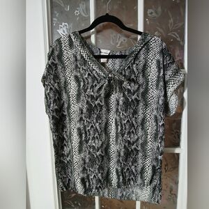 VTG Michele MicheleSize  XL Snake Python White BlackAnimal Print Polyerster